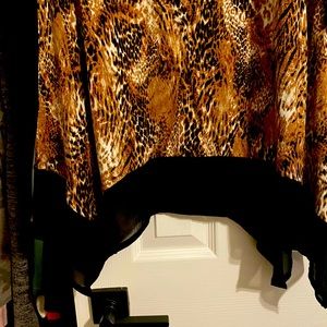 Women’s shift dress. Size L. Key hole back closure.